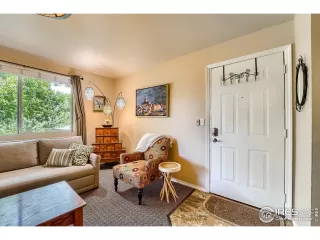 Photo #6: 915899 Listing