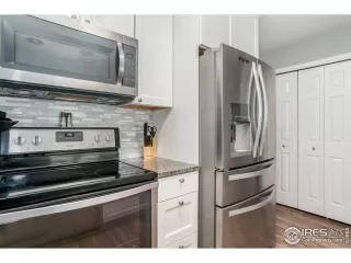 Photo #5: 915964 Listing