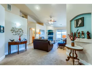 Photo #5: 915978 Listing