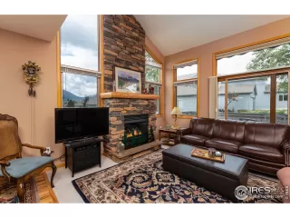 Photo #2: 916117 Listing