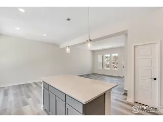 Photo #6: 916200 Listing 