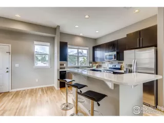 Photo #4: 916277 Listing