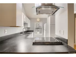 Photo #6: 9163893 Listing