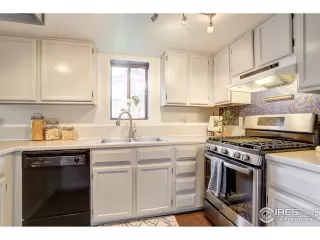 Photo #6: 916437 Listing 