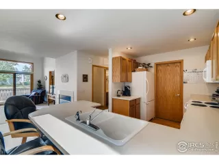 Photo #6: 916841 Listing