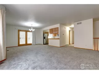 Photo #5: 916856 Listing