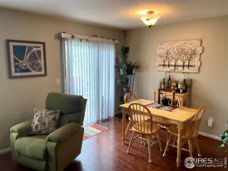 Photo #5: 916892 Listing