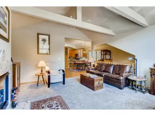 Photo #6: 917086 Listing