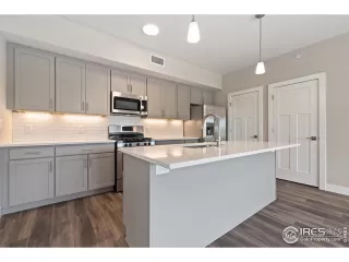 Photo #5: 917222 Listing