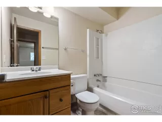 Photo #6: 917536 Listing