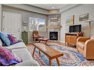 Photo #6: 917690 Listing