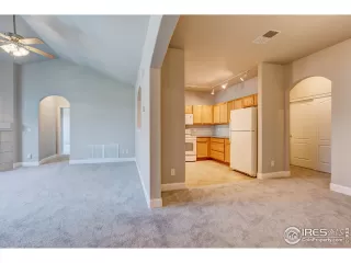 Photo #5: 917950 Listing