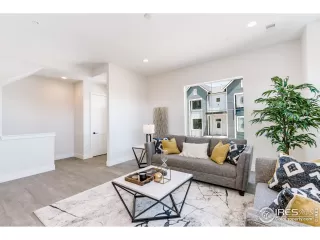 Photo #2: 918032 Listing 