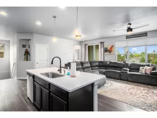 Photo #5: 918419 Listing 