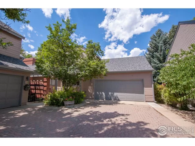 MLS: 918697 Condo For Sale