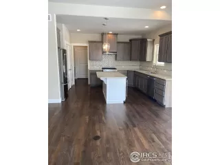 Photo #3: 918750 Listing