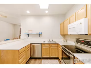 Photo #5: 918850 Listing