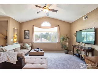 Photo #5: 919002 Listing