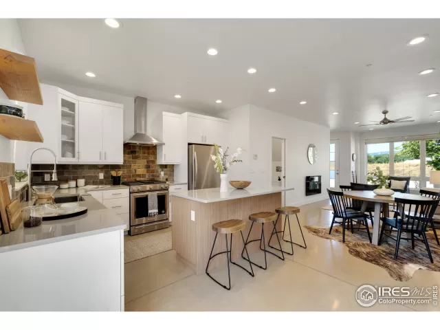 MLS: 919032 Condo For Sale