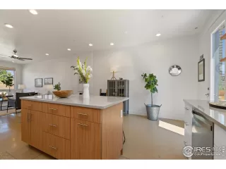 Photo #4: 919032 Listing