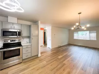 Photo #4: 9192532 Listing