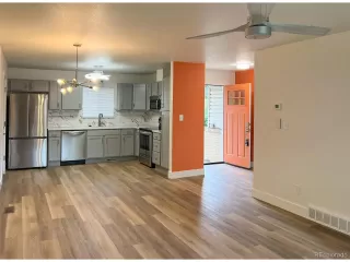 Photo #5: 9192532 Listing