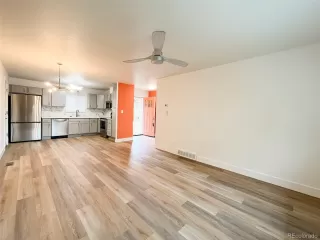 Photo #6: 9192532 Listing