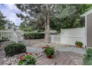 Photo #3: 919300 Listing