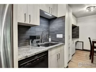 Photo #4: 919628 Listing