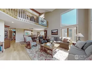 Photo #2: 919658 Listing