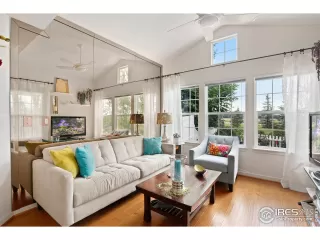 Photo #4: 919707 Listing