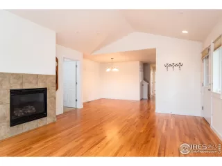 Photo #5: 919721 Listing