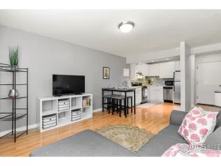 Photo #4: 919757 Listing