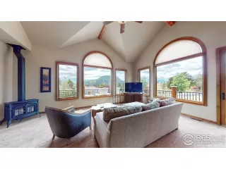 Photo #6: 919808 Listing