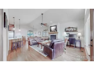 Photo #3: 919811 Listing