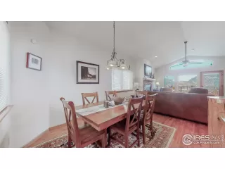 Photo #5: 919811 Listing