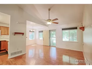 Photo #2: 919816 Listing