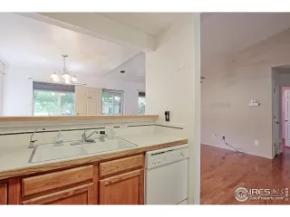 Photo #6: 919816 Listing