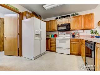 Photo #4: 919876 Listing