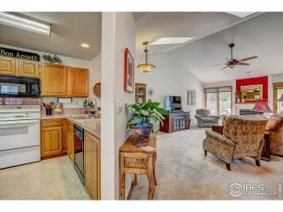 Photo #5: 919876 Listing