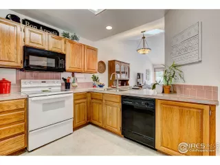 Photo #6: 919876 Listing