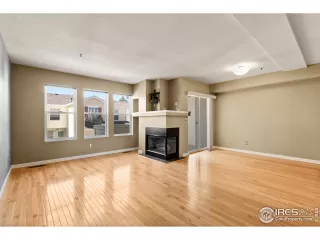 Photo #5: 919886 Listing