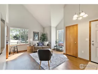 Photo #3: 919915 Listing