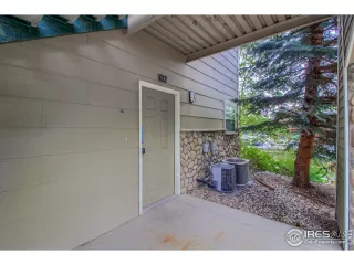 Photo #2: 919919 Listing