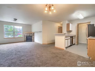 Photo #4: 919919 Listing