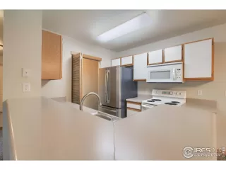 Photo #6: 919919 Listing