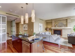 Photo #6: 919923 Listing