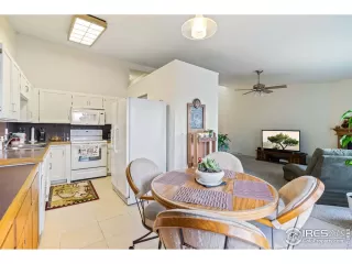 Photo #6: 919925 Listing