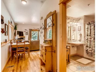 Photo #5: 920107 Listing