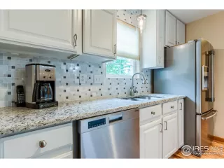 Photo #1: 920126 Listing